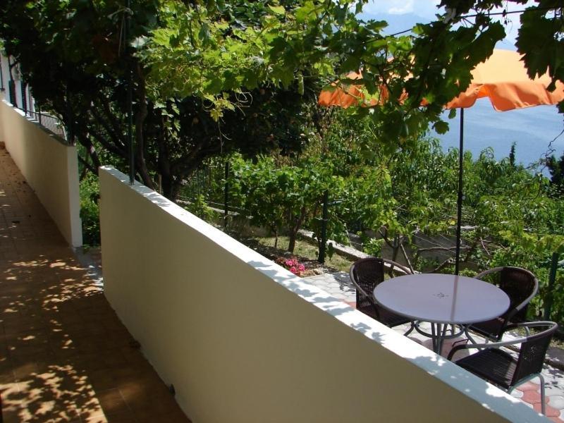 Apartments By The Sea Marusici, Omis - 8632 Mimice Εξωτερικό φωτογραφία