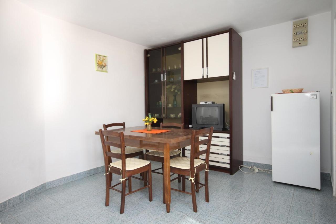 Apartments By The Sea Marusici, Omis - 8632 Mimice Εξωτερικό φωτογραφία